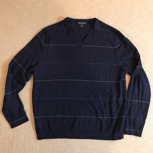 New Banana Republic Merino Wool V-Neck Large